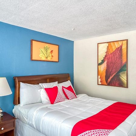 Oyo Hotel Battleboro Екстер'єр фото