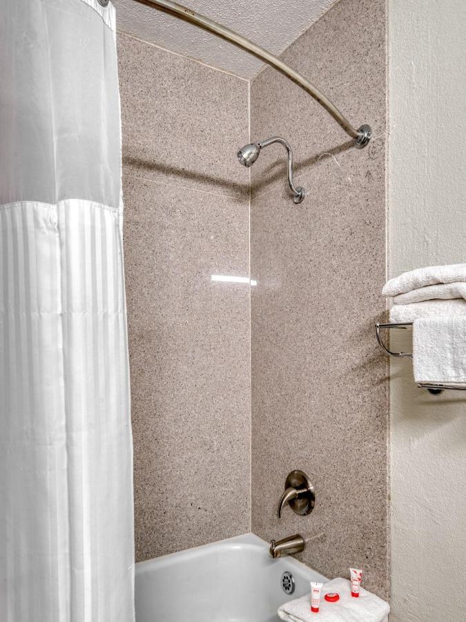 Oyo Hotel Battleboro Екстер'єр фото