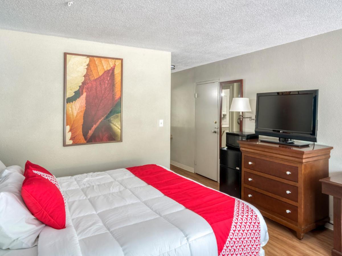 Oyo Hotel Battleboro Екстер'єр фото