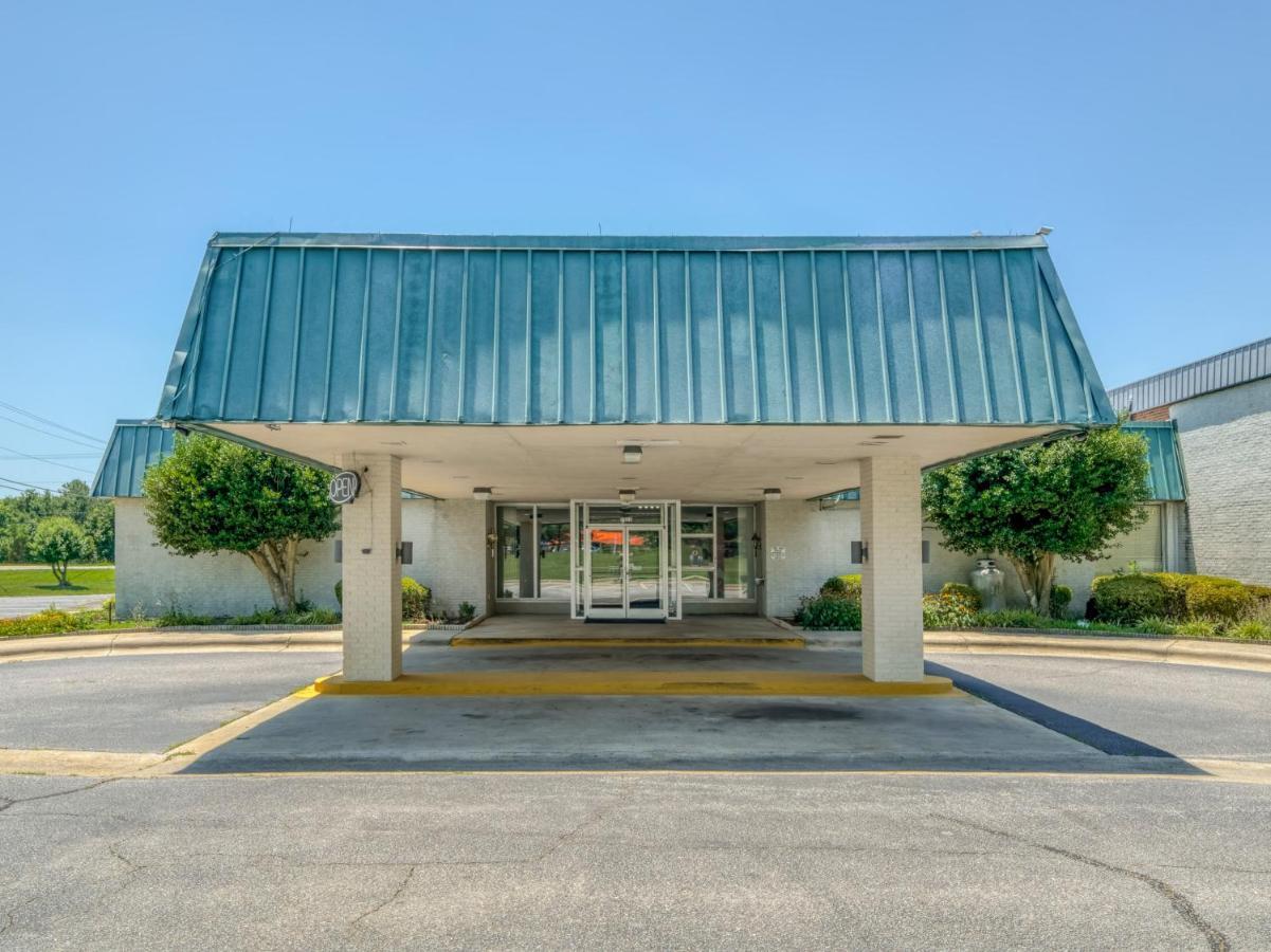 Oyo Hotel Battleboro Екстер'єр фото