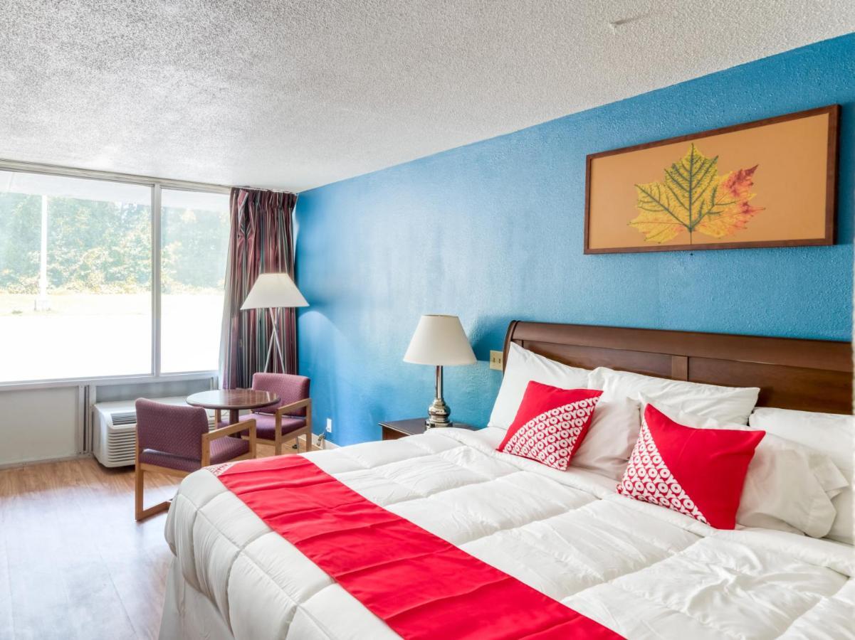 Oyo Hotel Battleboro Екстер'єр фото