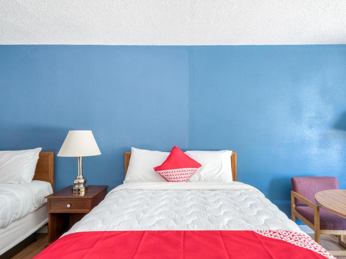 Oyo Hotel Battleboro Екстер'єр фото